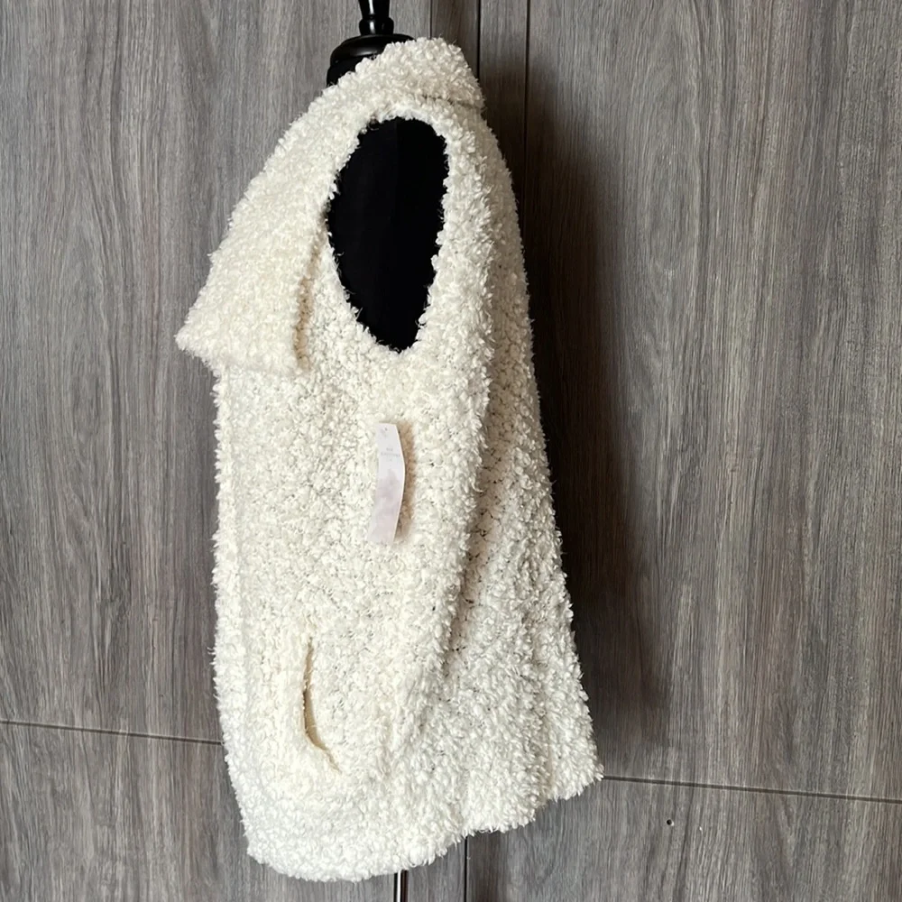 NEW DIRECTIONS Vest - Picture 5 of 11